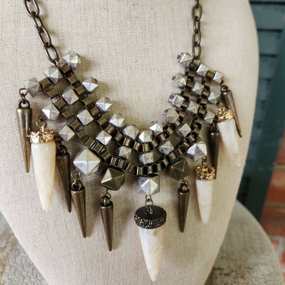 Chunky Tribal Statement Chain Necklace w/Silver Beads & Faux Ivory Spikes - Picture 7 of 8
